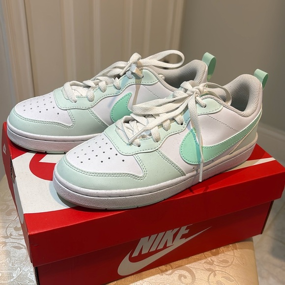 Nike Shoes - Nike Court Borough Low Recraft GS. Size 5Y fits like a narrow women’s 7.